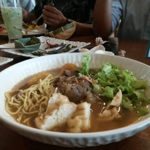 Tahu Campur Botanika resto